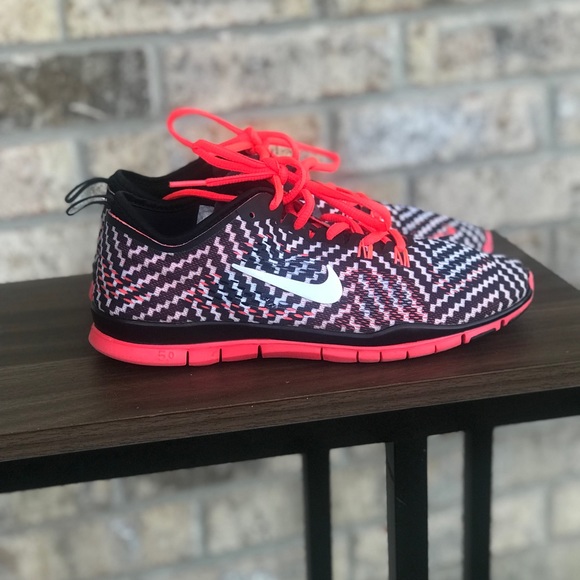 #SOLD**Nike Womens Size 7.5 - Picture 1 of 6
